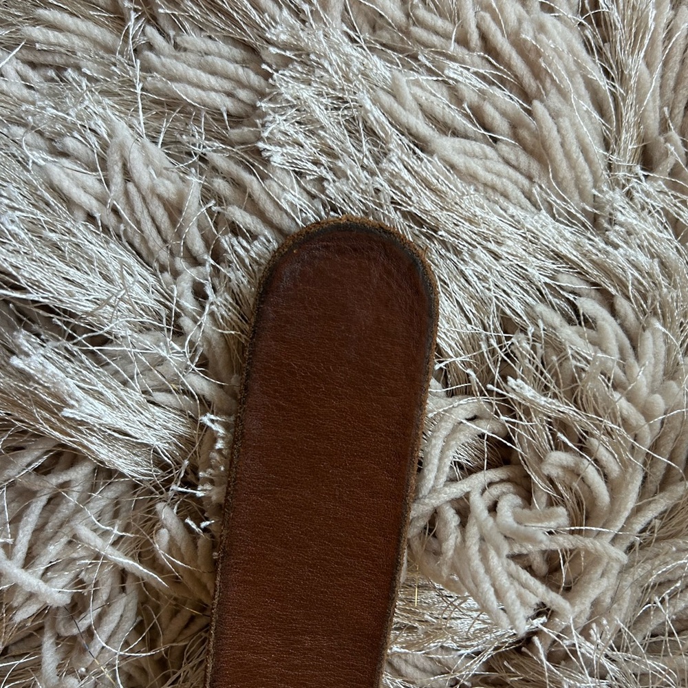 Gucci Feline Buckle Leather Belt - Picture 5 of 7